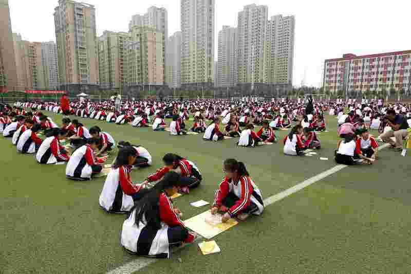 荥阳二中1100名同学同时参加选拔赛